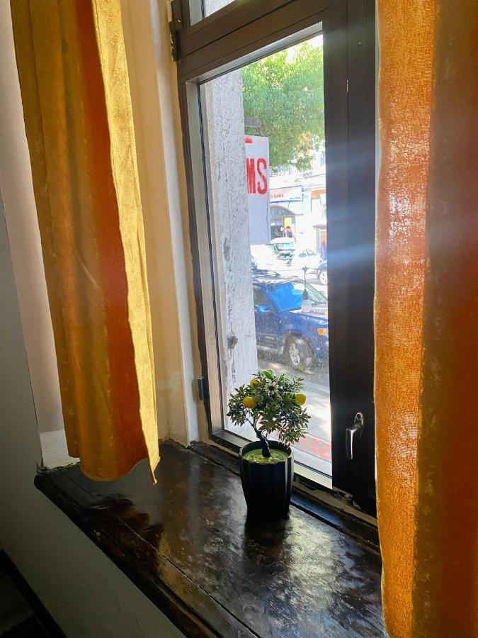 Communication Hostel Батуми Экстерьер фото