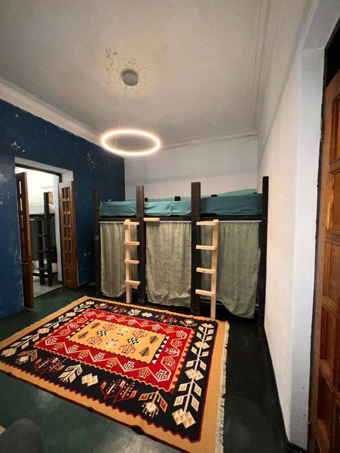 Communication Hostel Батуми Экстерьер фото