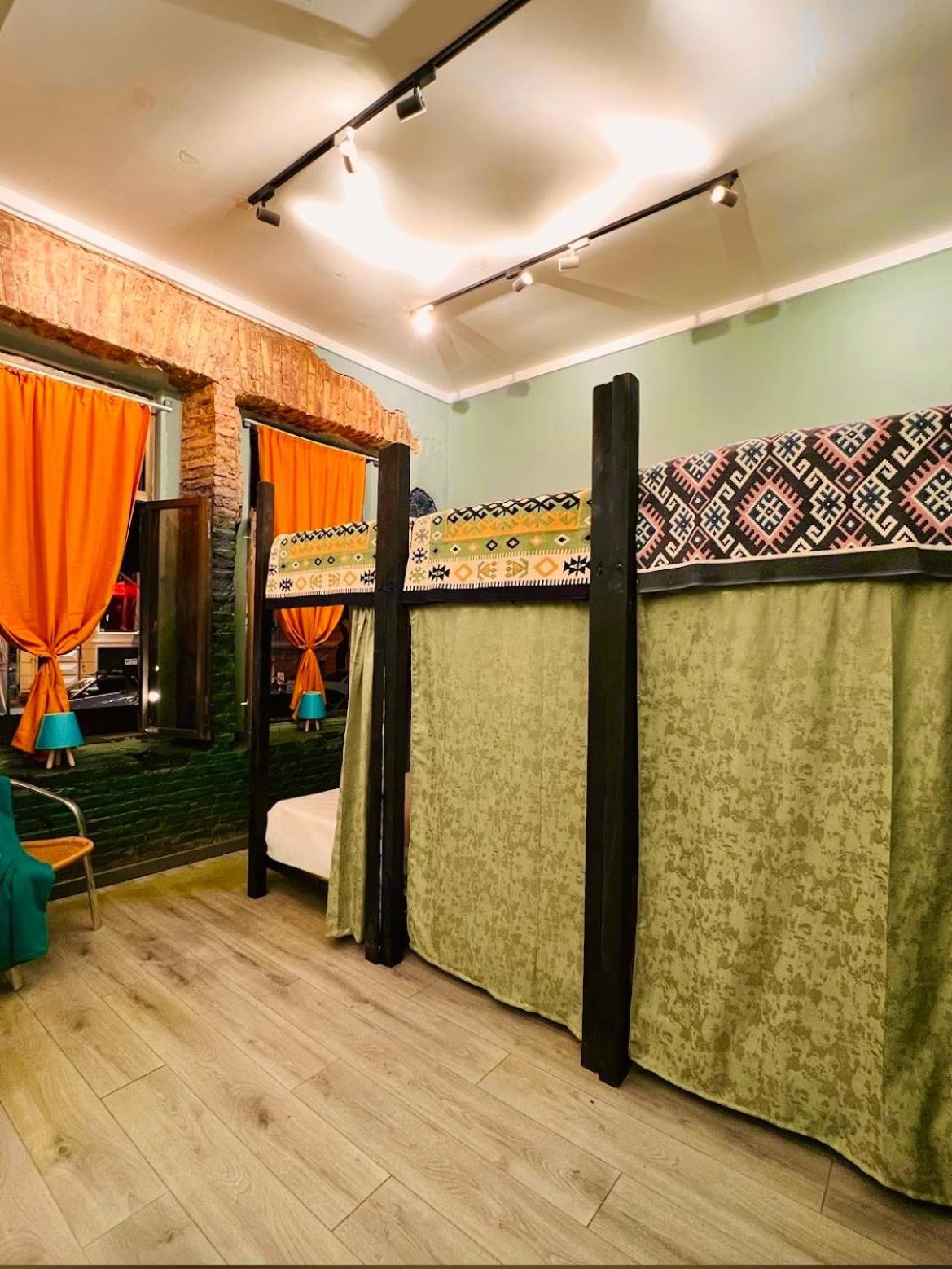 Communication Hostel Батуми Экстерьер фото